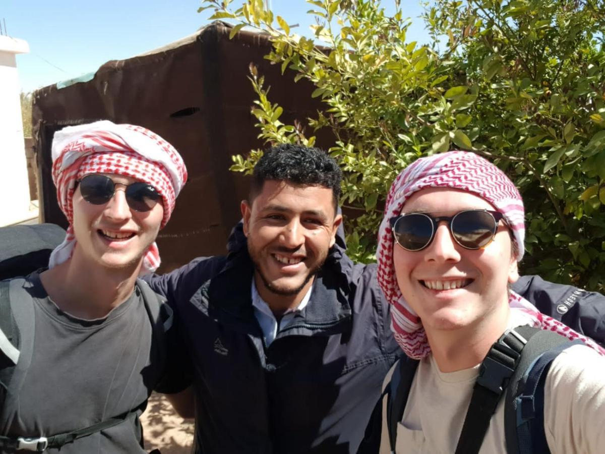 Апартаменты Bedouin Experiences Акаба Экстерьер фото